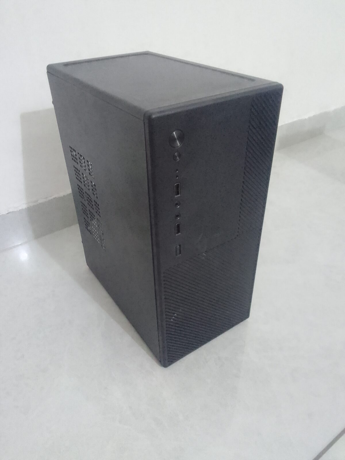 i3 7th gen desktop pc Pre owned