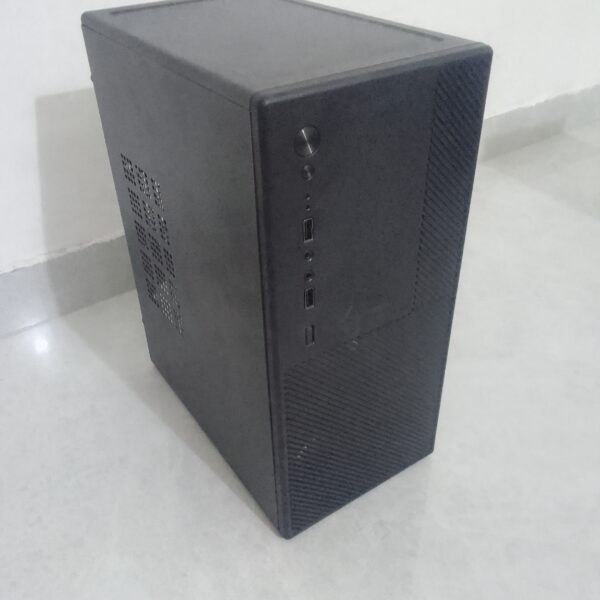 i3 7th gen desktop pc Pre owned